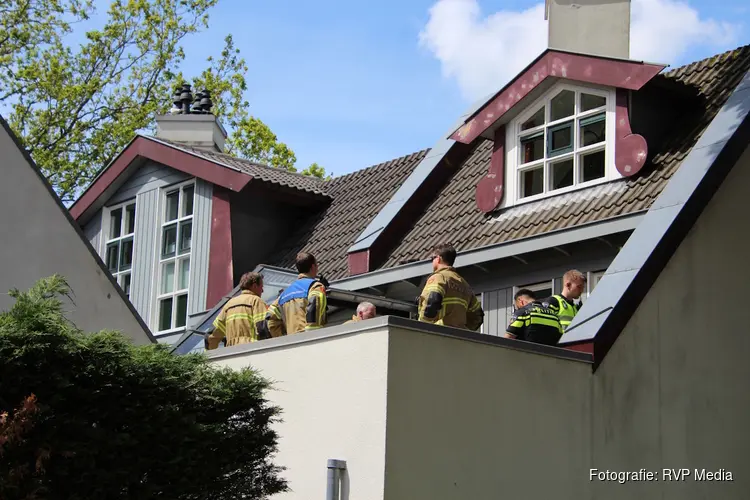 Waterleiding breekt in appartement in Bergen
