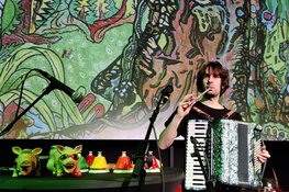 Creatief folkconcert van Luuk Lenders in het Vredeskerkje