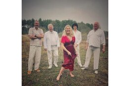 Betty and the Boogiemen met Joni Mitchell’s ‘Mingus’ in het Vredeskerkje in Bergen aan Zee