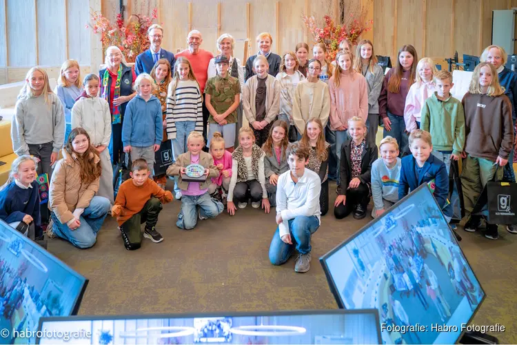 Finn Knegt uit Warmenhuizen eindwinnaar Peace Poster-tekenwedstrijd 2026