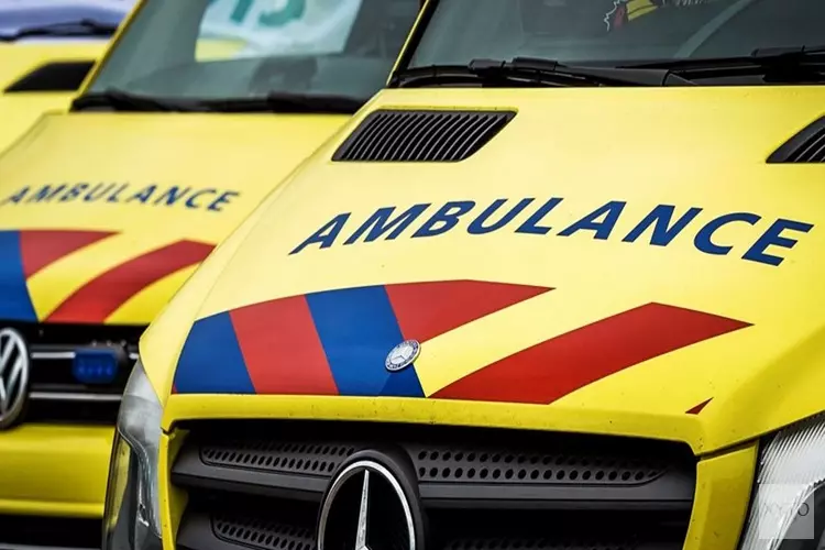 Fietsster geschept door auto in Bergen