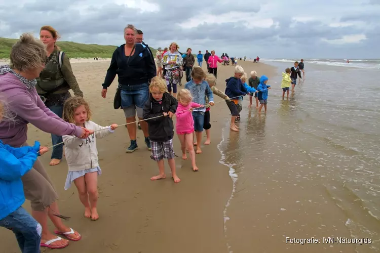 Zondag 21 april met IVN-gidsen weer korren in de branding van Bergen aan Zee