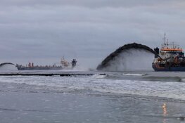 Nieuwe zandbank voor kust van Bergen en Egmond: 2,5 miljoen kuub zand opgespoten