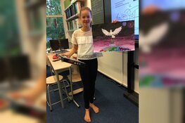 Winnares teken-/ontwerpwedstrijd Lionsclub, Emma van Langeveld, blij met schoolprijs
