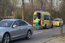 Wielrenner rijdt voetganger aan