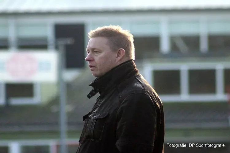 Hoofdtrainer Dennis Kanne blijft bij Zeevogels