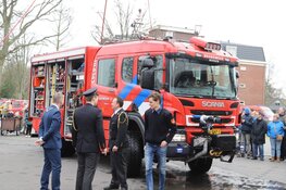 Brandweer Bergen neemt nieuwe tankautospuit in gebruik