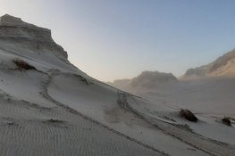 Politie gaat extra controleren na illegale motorcross in Egmonds duin