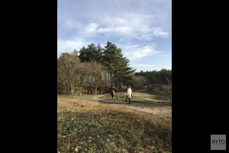 Ook tijdens lockdown wandelen ouderen in Egmond gewoon door