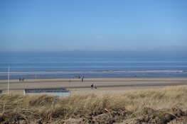 Aan Zee; Mist en eerste zwemmers!