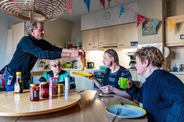 2000 pannenkoeken voor bewoners zorginstellingen