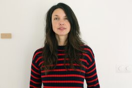 Online uitreiking driejaarlijkse A. Roland Holstprijs aan dichter Saskia de Jong