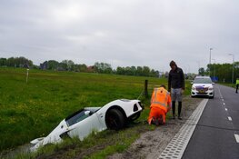 Peperdure Lotus gecrasht aan Kogendijk