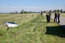 Auto raakt van de weg in Bergen