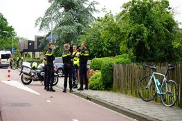Wielrenner gewond na aanrijding in Schoorl